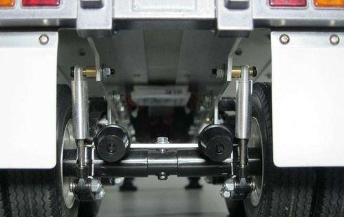 大车停后为何发出巨大声音 空气弹簧与热压平板机的作用解析